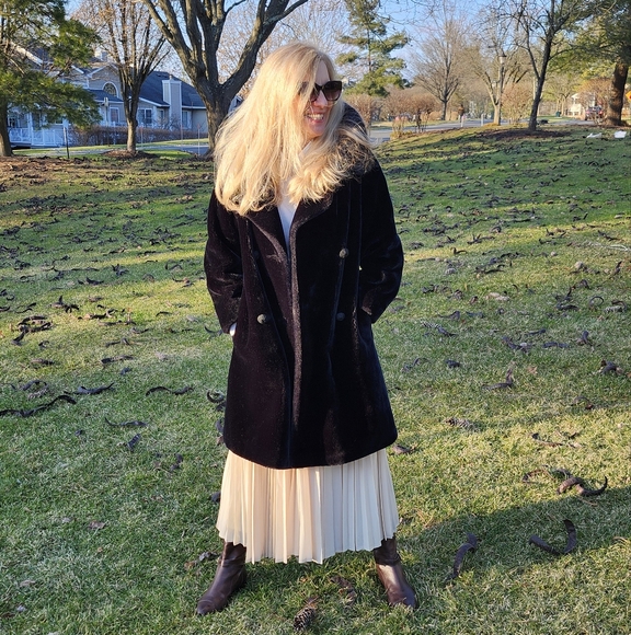 Vintage Borgazia Jackets & Blazers - Vintage Borgazia Faux Black Fur with Brown Mink Collar, Medium, $98